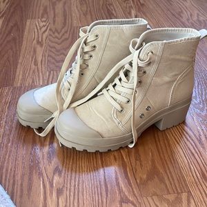Chinese Laundry combat style boot